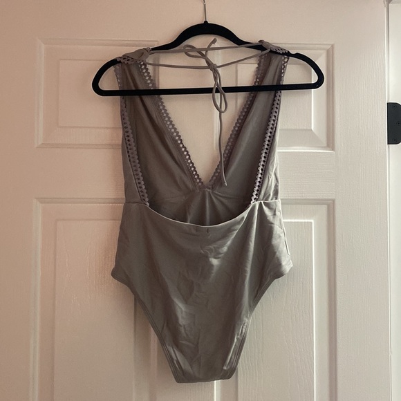 NWT aerie grey one piece swimsuit. Size large. - Picture 3 of 4